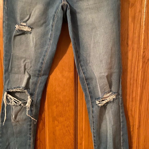 Garage Light Wash Ripped Jeans - Picture 3 of 6